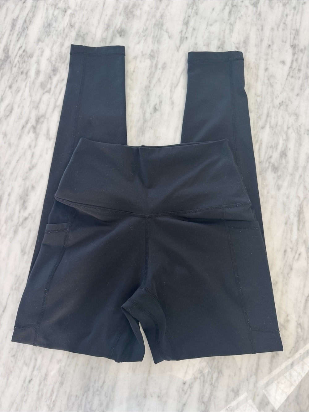 Colorfulkoala High-Rise Black Performance Leggings with Side Pockets. XS